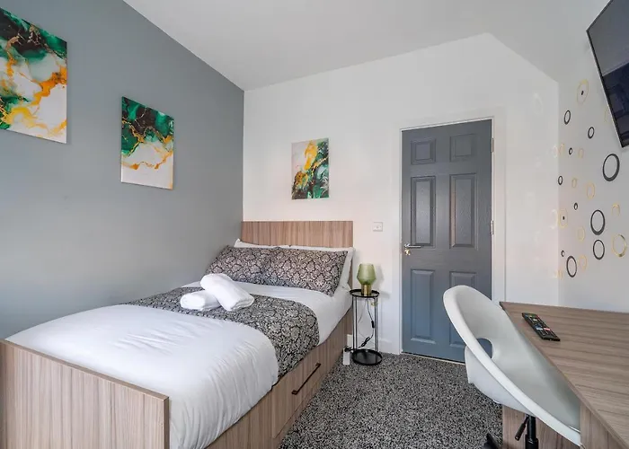 *Rb12S* For Your Most Relaxed & Cosy Stay + Free Parking + Free Fast Wifi *