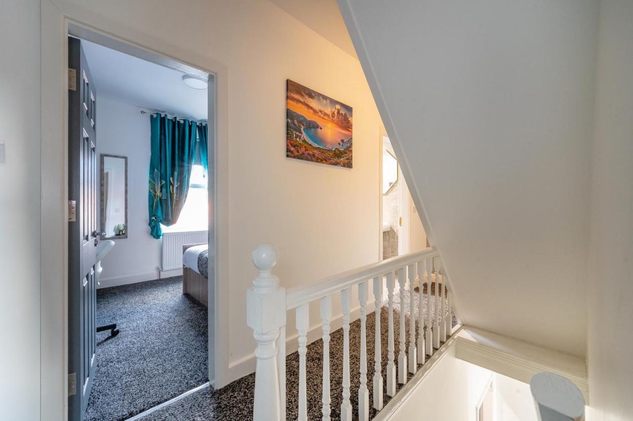 *rb12s* For Your Relaxed & Cosy + Free Parking + Free Fast Wifi * Homestay *