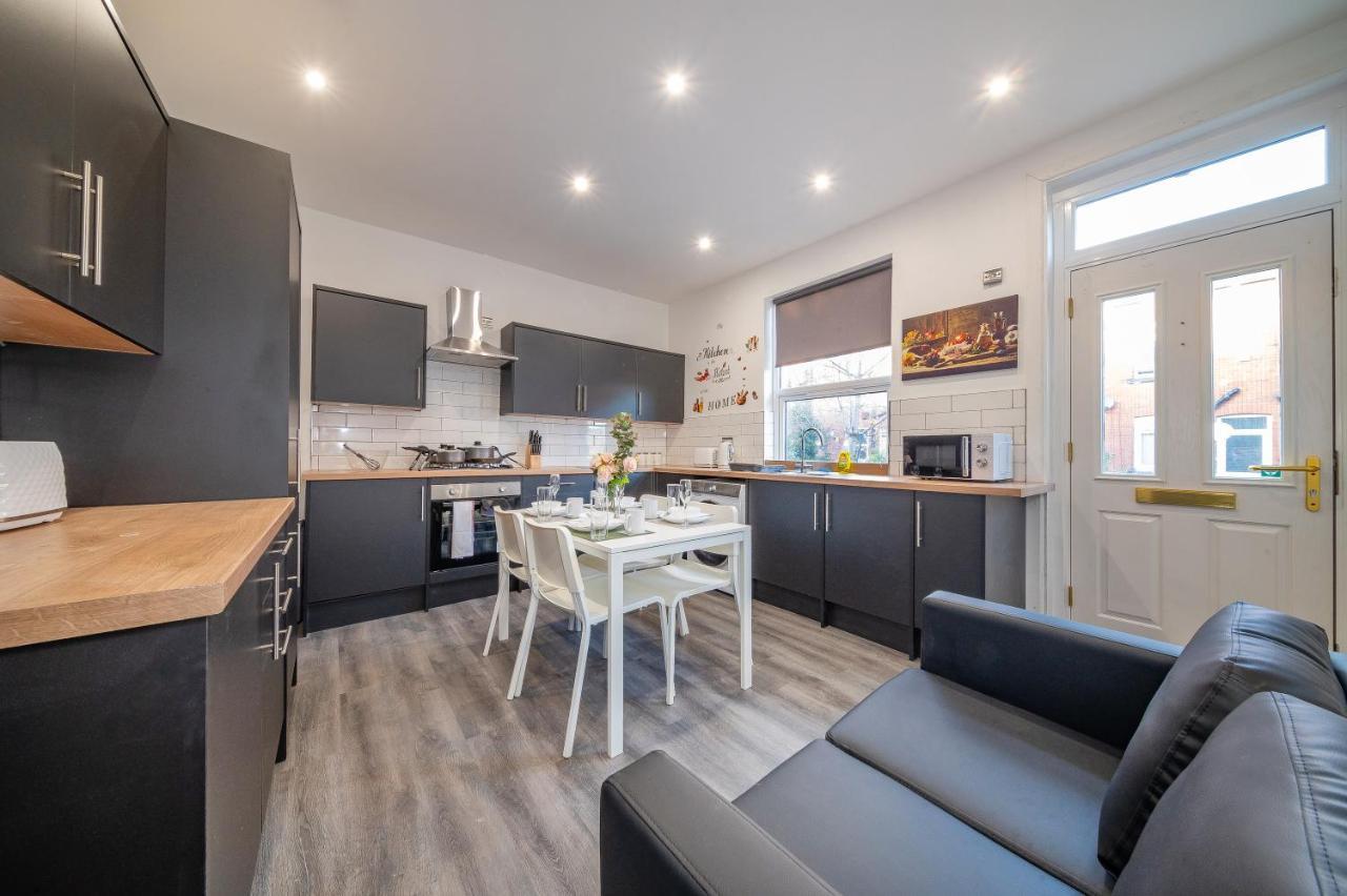 Homestay *rb12s* For Your Relaxed & Cosy + Free Parking + Free Fast Wifi * Leeds (West Yorkshire)