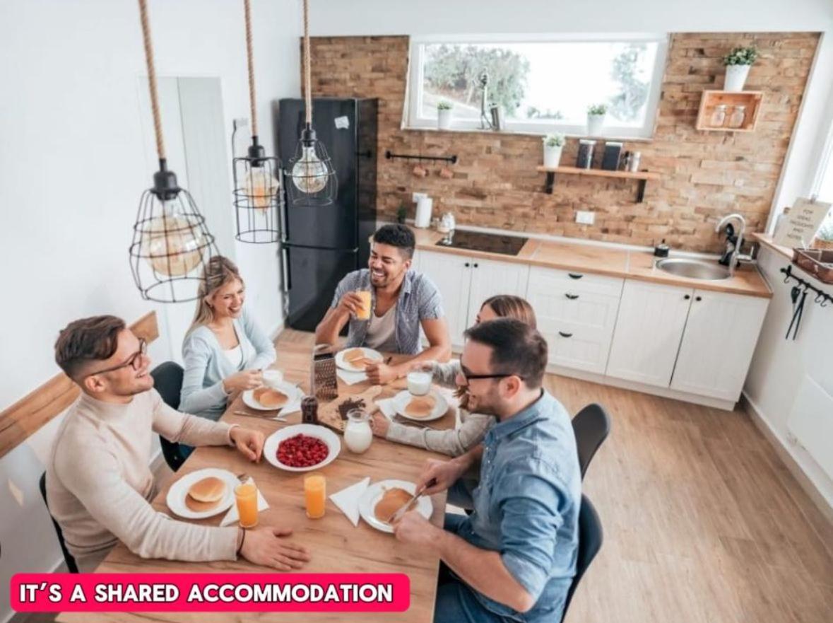 Homestay *rb12s* For Your Relaxed & Cosy + Free Parking + Free Fast Wifi * Leeds (West Yorkshire)
